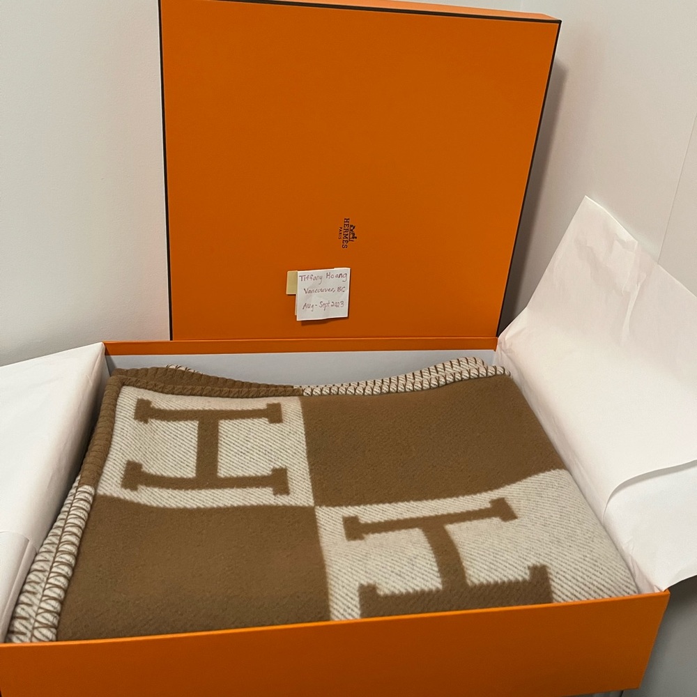 Hermes Avalon Throw Blanket